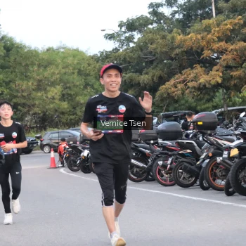Runner Photo 3756828