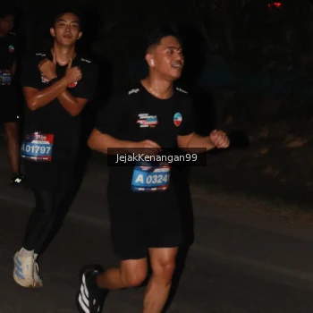 Runner Photo 3756908