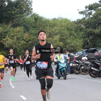 Runner Photo 3757329