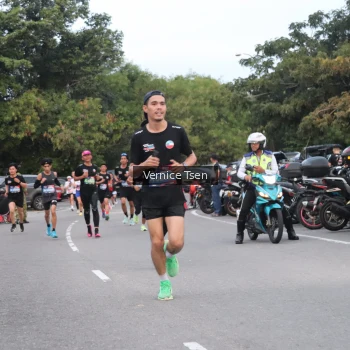 Runner Photo 3757517