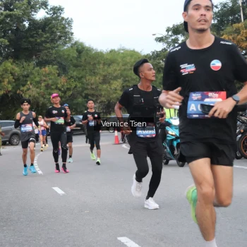 Runner Photo 3757705
