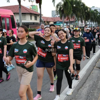 Runner Photo 3757875