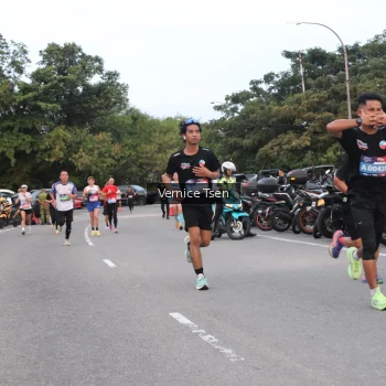 Runner Photo 3757901
