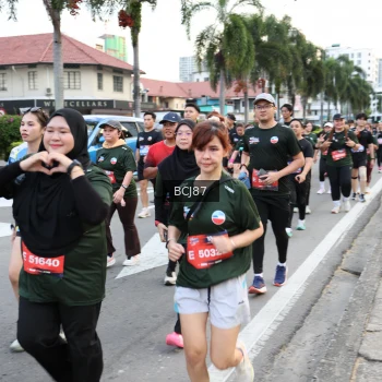 Runner Photo 3757918