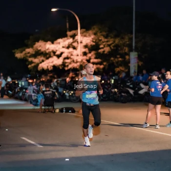 Runner Photo 3758175