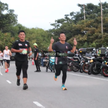 Runner Photo 3758314
