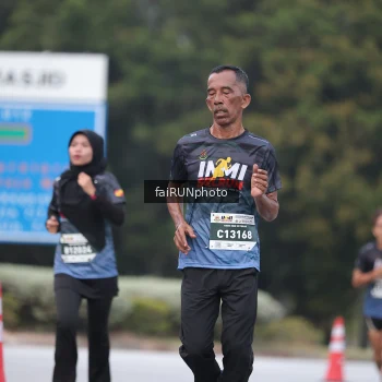 Runner Photo 3758590