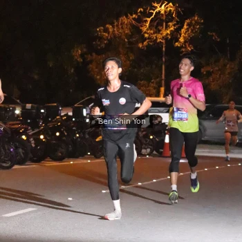 Runner Photo 3758598