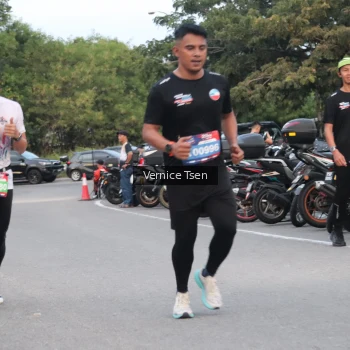 Runner Photo 3758655