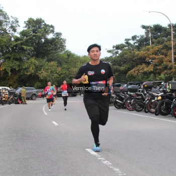 Runner Photo 3758822