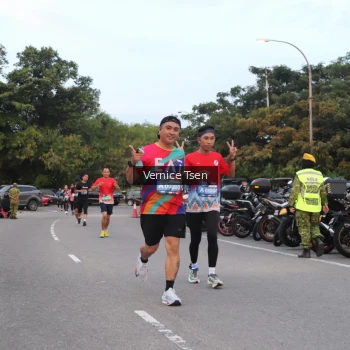 Runner Photo 3758888