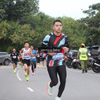 Runner Photo 3759153