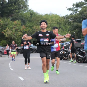 Runner Photo 3759591