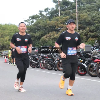 Runner Photo 3759603