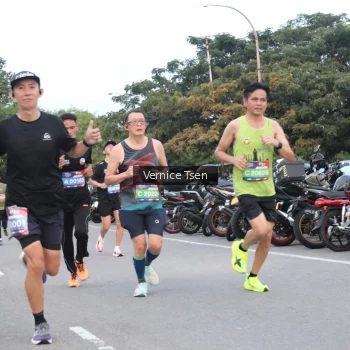 Runner Photo 3759906