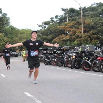 Runner Photo 3760197