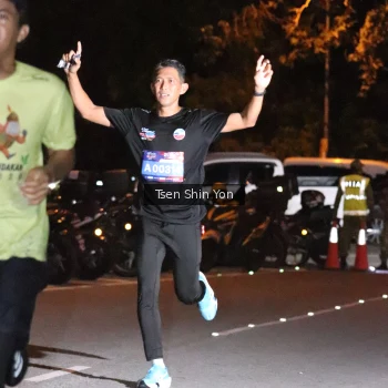 Runner Photo 3760711