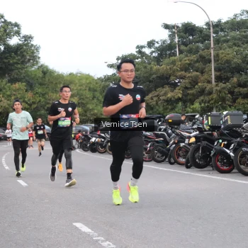 Runner Photo 3760802