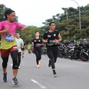 Runner Photo 3760968