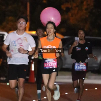 Runner Photo 3760975