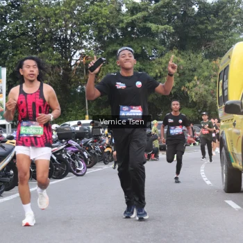 Runner Photo 3762055