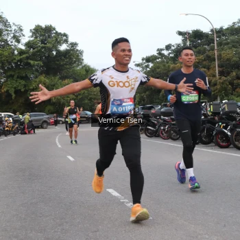 Runner Photo 3763622