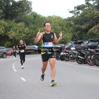 Runner Photo 3763764