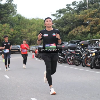 Runner Photo 3763886