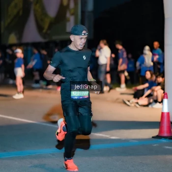 Runner Photo 3764210