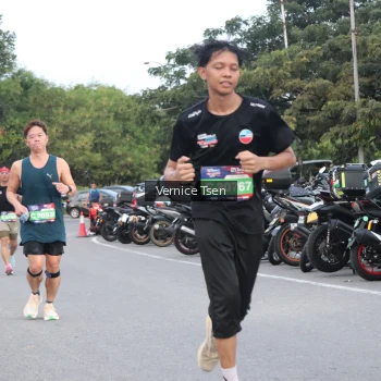 Runner Photo 3764543