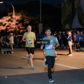 Runner Photo 3765010