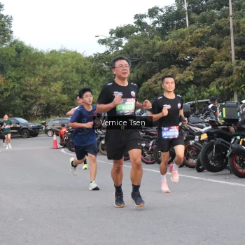 Runner Photo 3765417