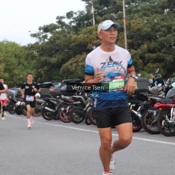 Runner Photo 3765436