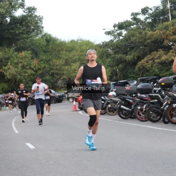 Runner Photo 3765635