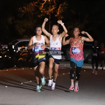 Runner Photo 3765723