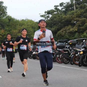 Runner Photo 3765796
