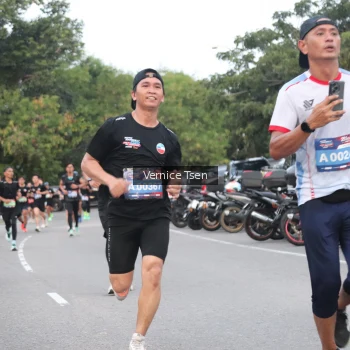 Runner Photo 3765819
