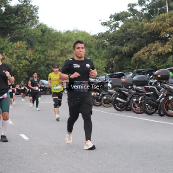Runner Photo 3765869