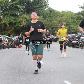 Runner Photo 3765910