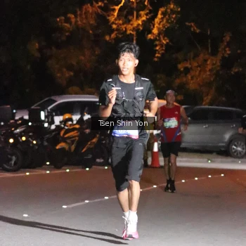 Runner Photo 3765915