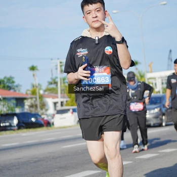 Runner Photo 3765995