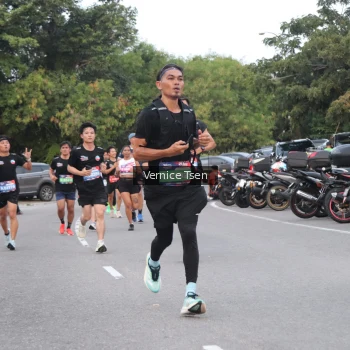 Runner Photo 3766101