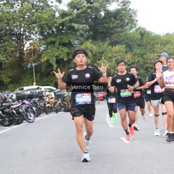 Runner Photo 3766246