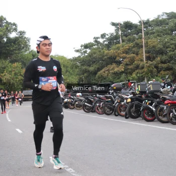 Runner Photo 3766566