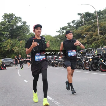 Runner Photo 3766915