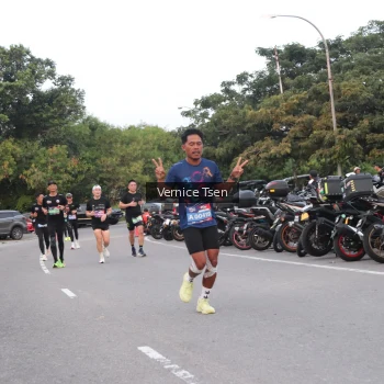 Runner Photo 3767025
