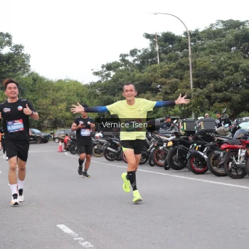 Runner Photo 3767515