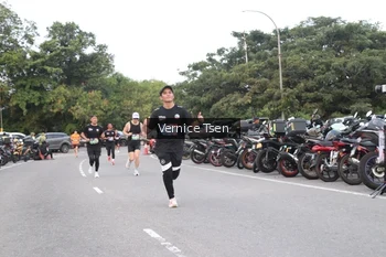 Runner Photo 3767598