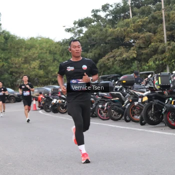 Runner Photo 3768104