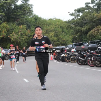 Runner Photo 3768255